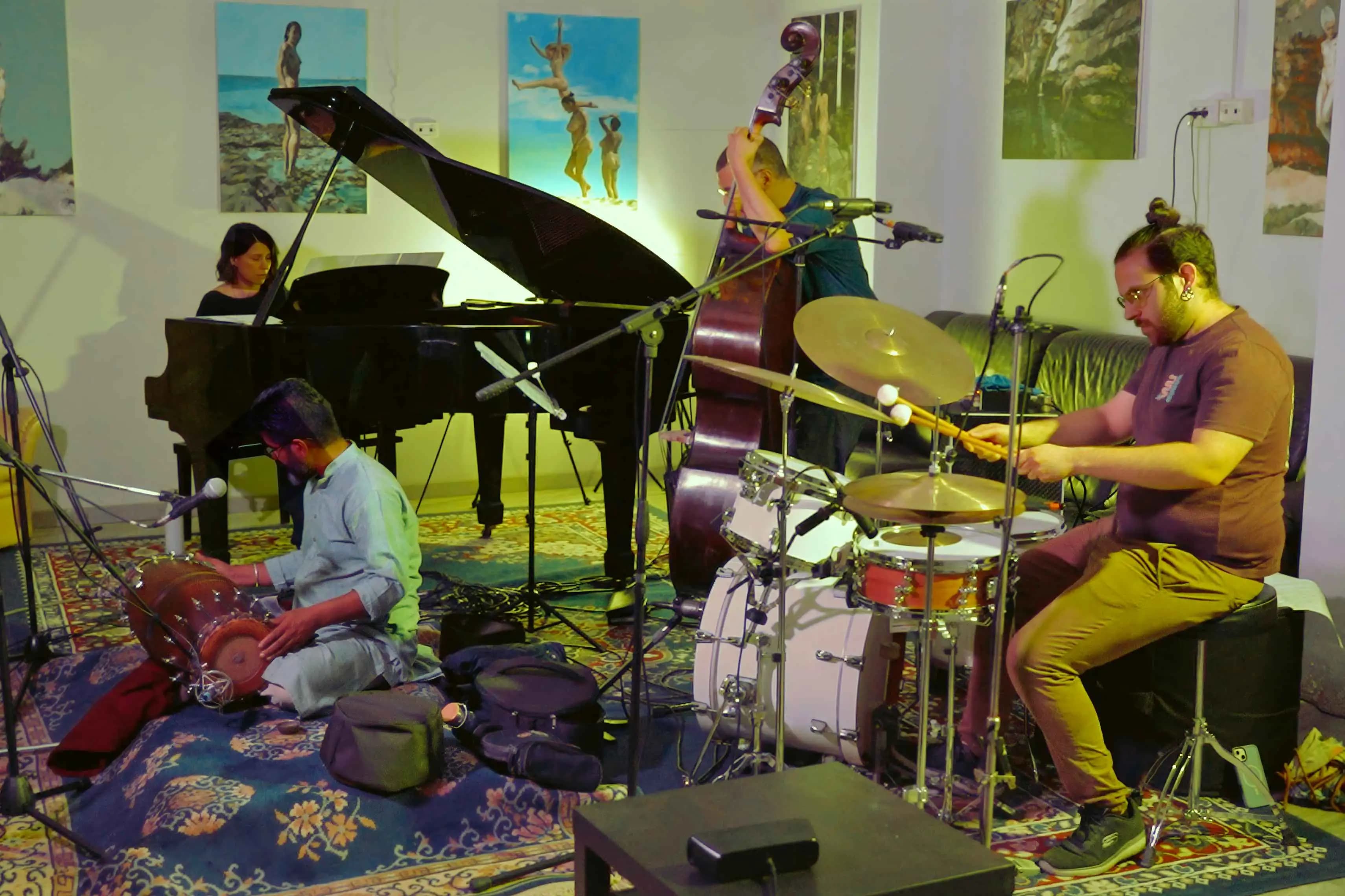 Acquaphonica presents Forward