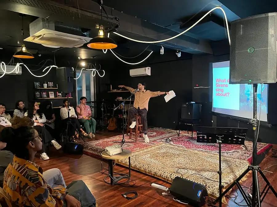 Kiss Ka Kissa? What Makes Us Kiss?