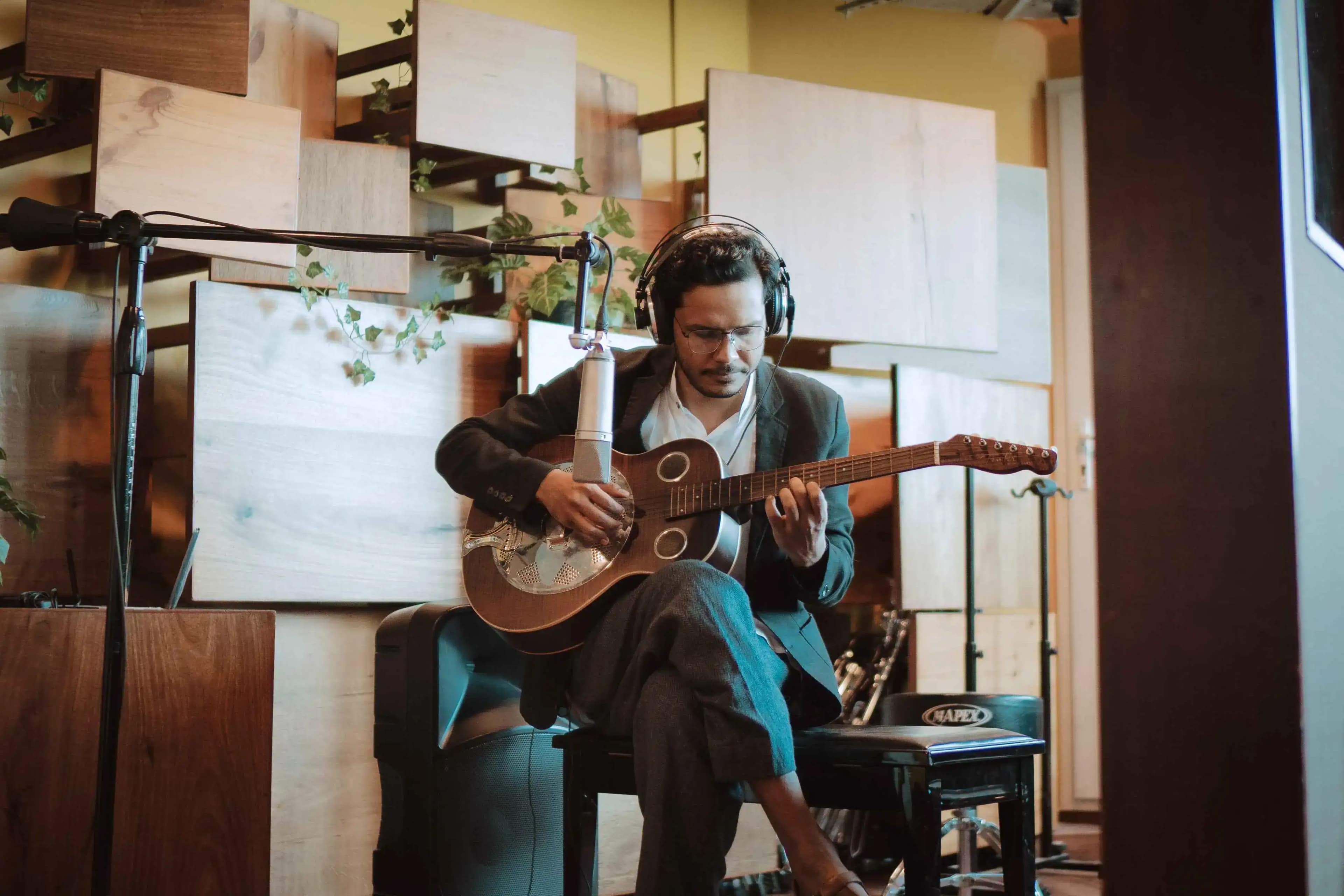 Sameer Rahat | Listening Sessions at The Nook