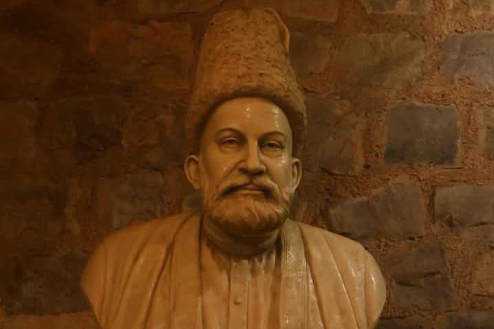 Ghalib Aur Dilli : Poetry ,People & Lost Worlds